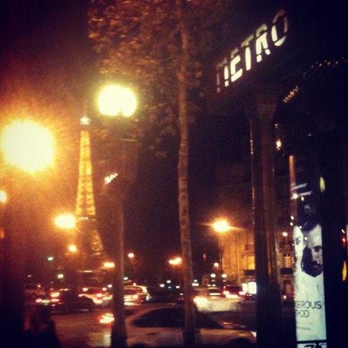 Leaving restaurant on Place de l’Alma after splendid dinner with friends, Saturday night. 